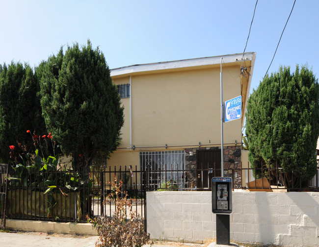 1820 W 11th Pl in Los Angeles, CA - Foto de edificio - Building Photo