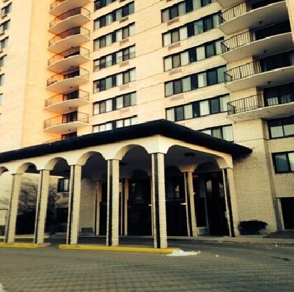Hampshire House in Fort Lee, NJ - Building Photo - Building Photo