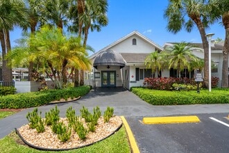 Lakepointe at Jacaranda in Plantation, FL - Foto de edificio - Building Photo