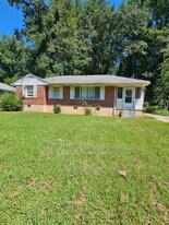 418 Thaxton Dr SE in Atlanta, GA - Building Photo