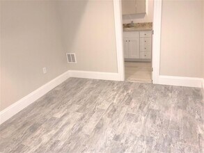 58 Fairmont St, Unit 1 in Arlington, MA - Foto de edificio - Building Photo