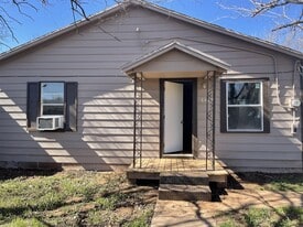 4422 Ulen Ln in Wichita Falls, TX - Building Photo