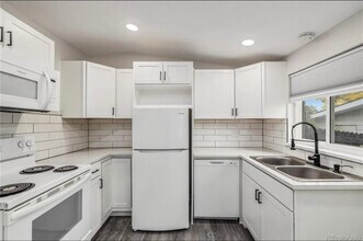 7809 Greenleaf Ln in Denver, CO - Building Photo - Building Photo