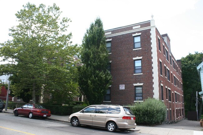 Parkway Manor Apartments in Roslindale, MA - Building Photo - Building Photo