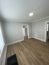 5538 Montgomery Rd, Unit 1 in Cincinnati, OH - Foto de edificio - Building Photo
