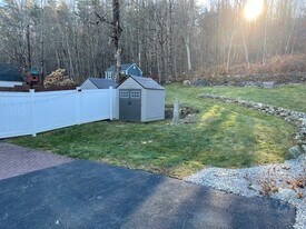 11 Lake St, Unit 11 in Concord, NH - Building Photo