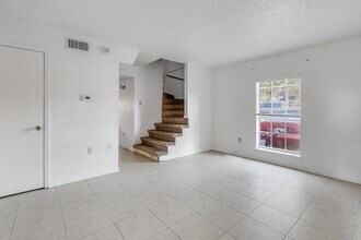 55 Brandon Hall Dr, Unit B in Destrehan, LA - Building Photo - Building Photo