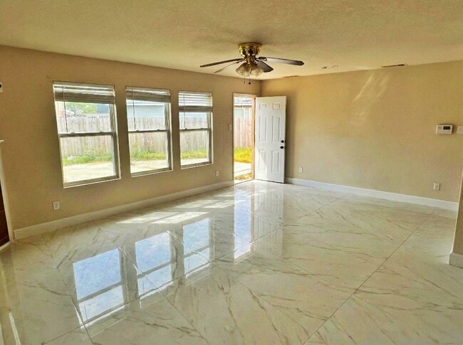 10314 Moonset Ln in Houston, TX - Building Photo - Building Photo