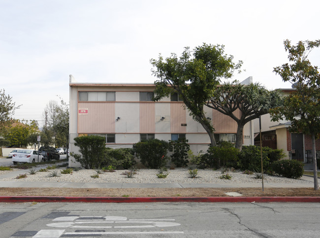 346 N Howard St in Glendale, CA - Foto de edificio - Building Photo