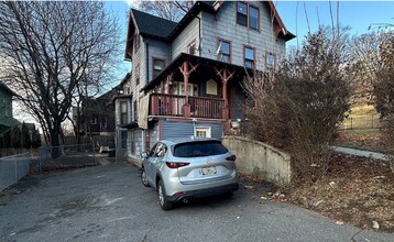 161 Prospect St in Waterbury, CT - Building Photo - Building Photo