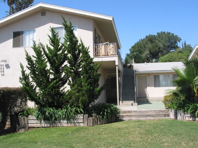 771-777 Tulip St in Escondido, CA - Foto de edificio - Building Photo