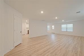 11098 N Lake Mist Ln in Willis, TX - Foto de edificio - Building Photo