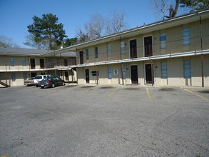 Sycamore Court in Baton Rouge, LA - Foto de edificio - Building Photo