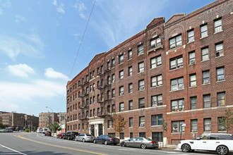 133 Fort George Ave in New York, NY - Building Photo - Building Photo