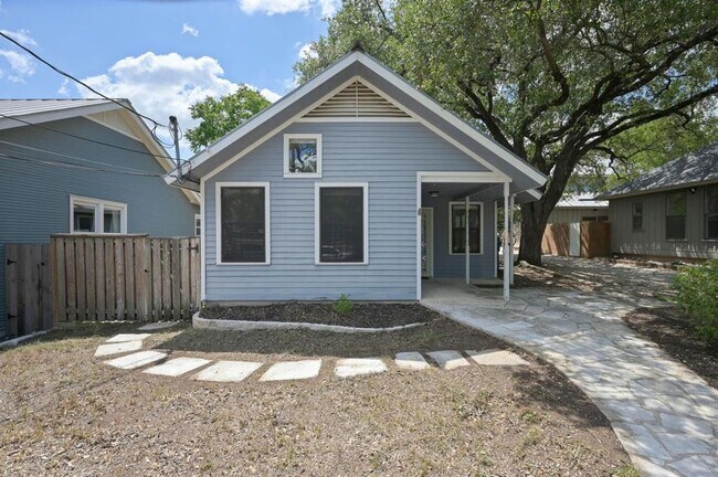 1811 Waterston Ave in Austin, TX - Building Photo - Building Photo