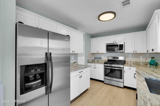 11 Saratoga Ct in Tinton Falls, NJ - Building Photo - Building Photo