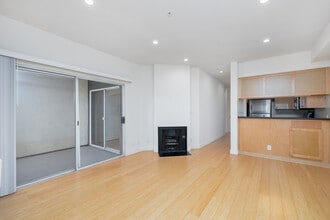 Sierra Ridge Apartments in Los Angeles, CA - Building Photo - Interior Photo