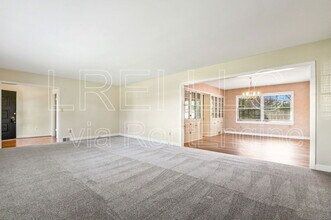 4422 Heather Ln in Louisville, KY - Building Photo - Building Photo