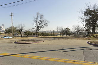 townview apartments in Dallas, TX - Building Photo - Building Photo