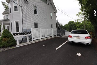 20 Whipple Rd in Kittery, ME - Building Photo - Building Photo