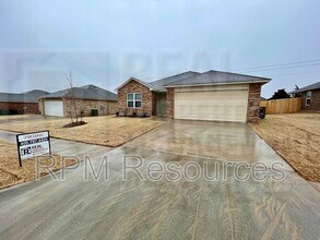 11101 NW 100th St in Yukon, OK - Building Photo - Building Photo