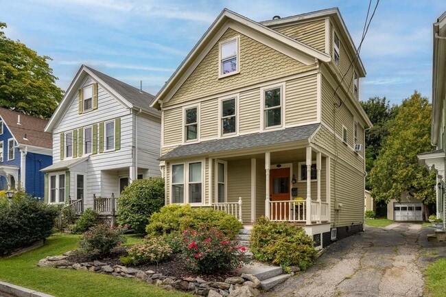 property at 281 Dennett St