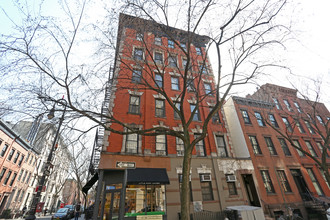 296-298 W 4th St in New York, NY - Building Photo - Building Photo