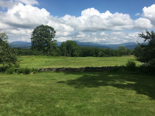 151 Academy Rd in Thetford, VT - Building Photo - Building Photo