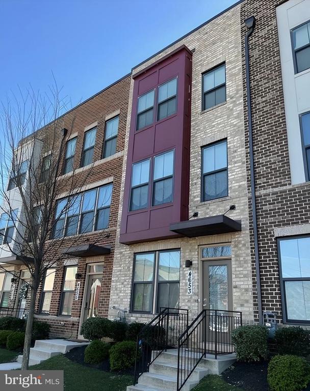 property at 4653 Towne Park Rd