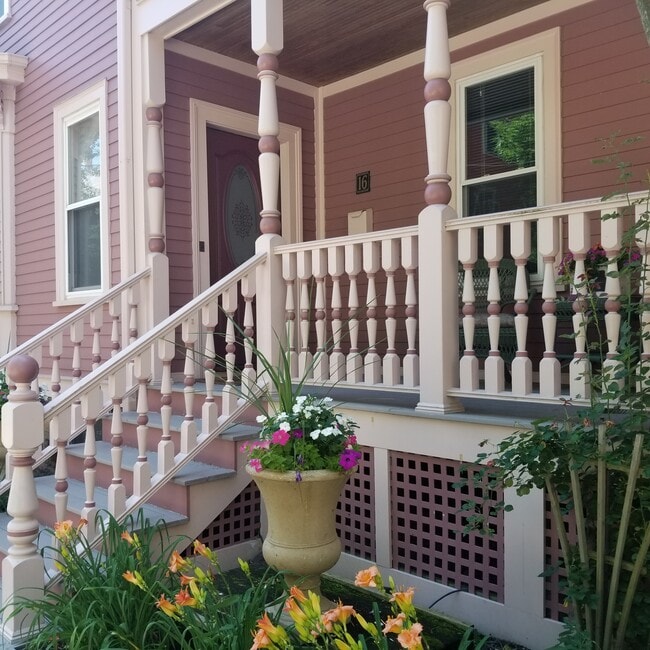 16 Dresden St, Unit 16