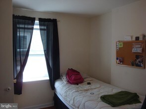 1526 Brown St-Unit -3 in Philadelphia, PA - Building Photo - Building Photo