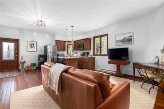 216 Gray Craig Rd in Middletown, RI - Building Photo - Building Photo