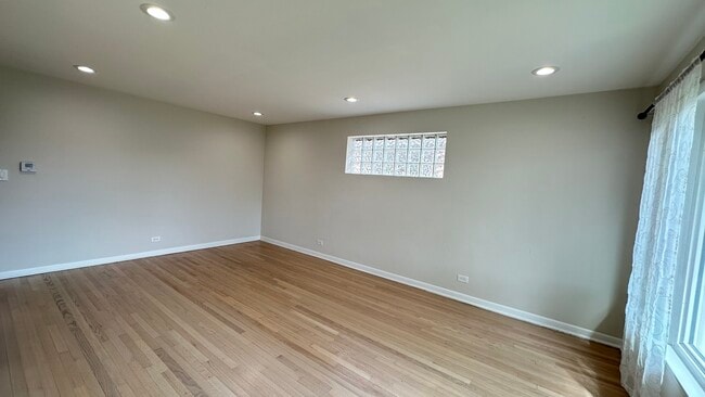 7532 W Ainslie St in Harwood Heights, IL - Building Photo - Building Photo