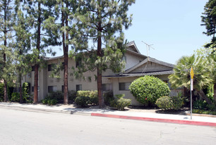 917 W Colorado Blvd in Monrovia, CA - Building Photo