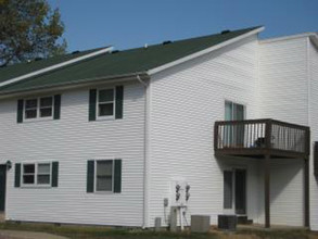 Willowbrook Apartments in Bloomington, IN - Foto de edificio - Building Photo