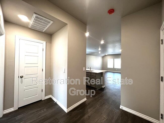 2717 Dennis Dr in Yukon, OK - Building Photo - Building Photo