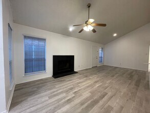 2422-2424 Sherry St in Arlington, TX - Building Photo - Building Photo