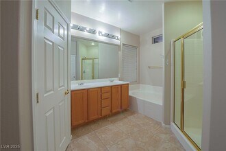 1022 Pecos River Ave in Henderson, NV - Building Photo - Building Photo