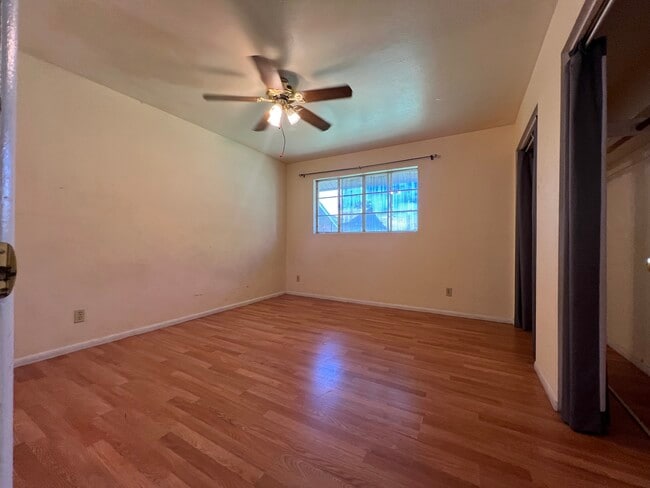 2015 W Berridge Ln, Unit A