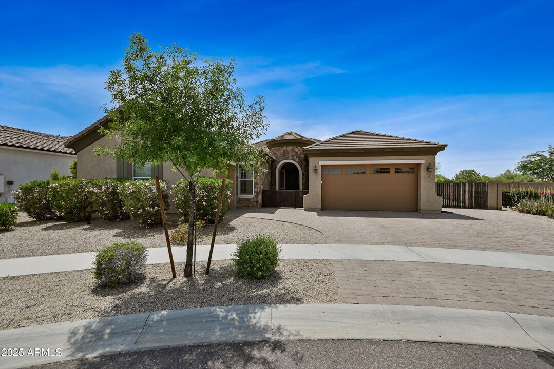7640 S 31st Pl in Phoenix, AZ - Foto de edificio