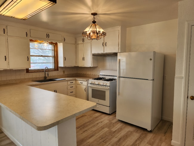 property at 411 N Prospect St