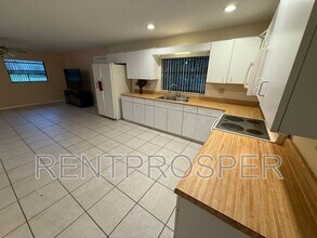 2201 Granada Blvd in Kissimmee, FL - Building Photo - Building Photo