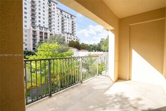 300 Majorca Ave in Coral Gables, FL - Building Photo - Building Photo