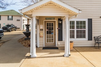 Sanibel Executive Suites in Joplin, MO - Foto de edificio - Building Photo
