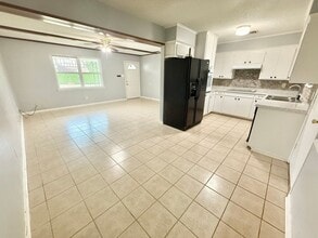 202 E Charnwood St in Tyler, TX - Building Photo - Building Photo