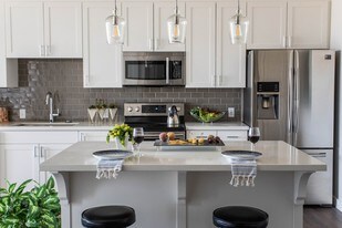 SEVEN6MAIN in Owasso, OK - Building Photo