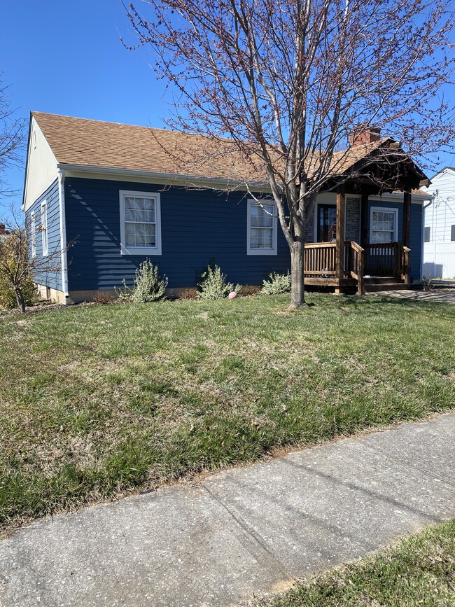 216 Clymer Ave in Front Royal, VA - Building Photo - Building Photo