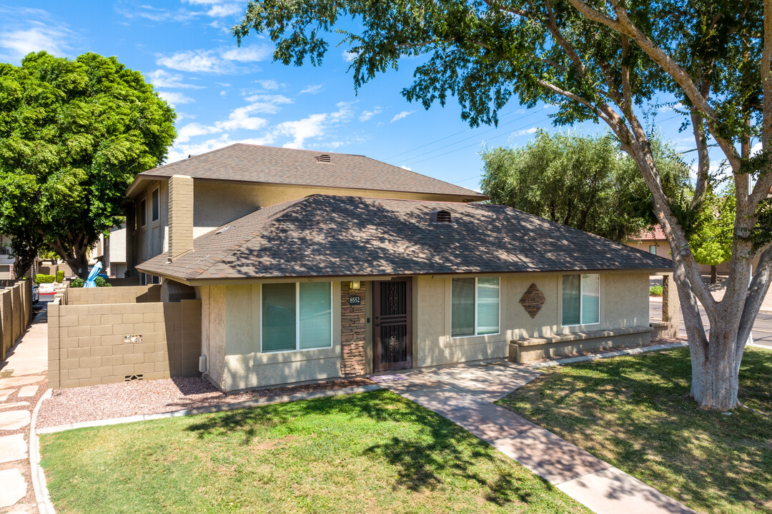 Scottsdale Villas in Scottsdale, AZ - Building Photo