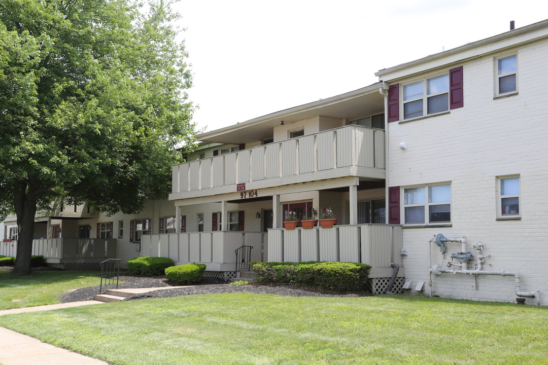 The Commons at Fallsington in Morrisville, PA - Building Photo