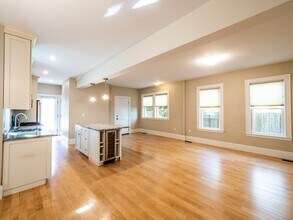 24 Hall St in Somerville, MA - Building Photo - Building Photo